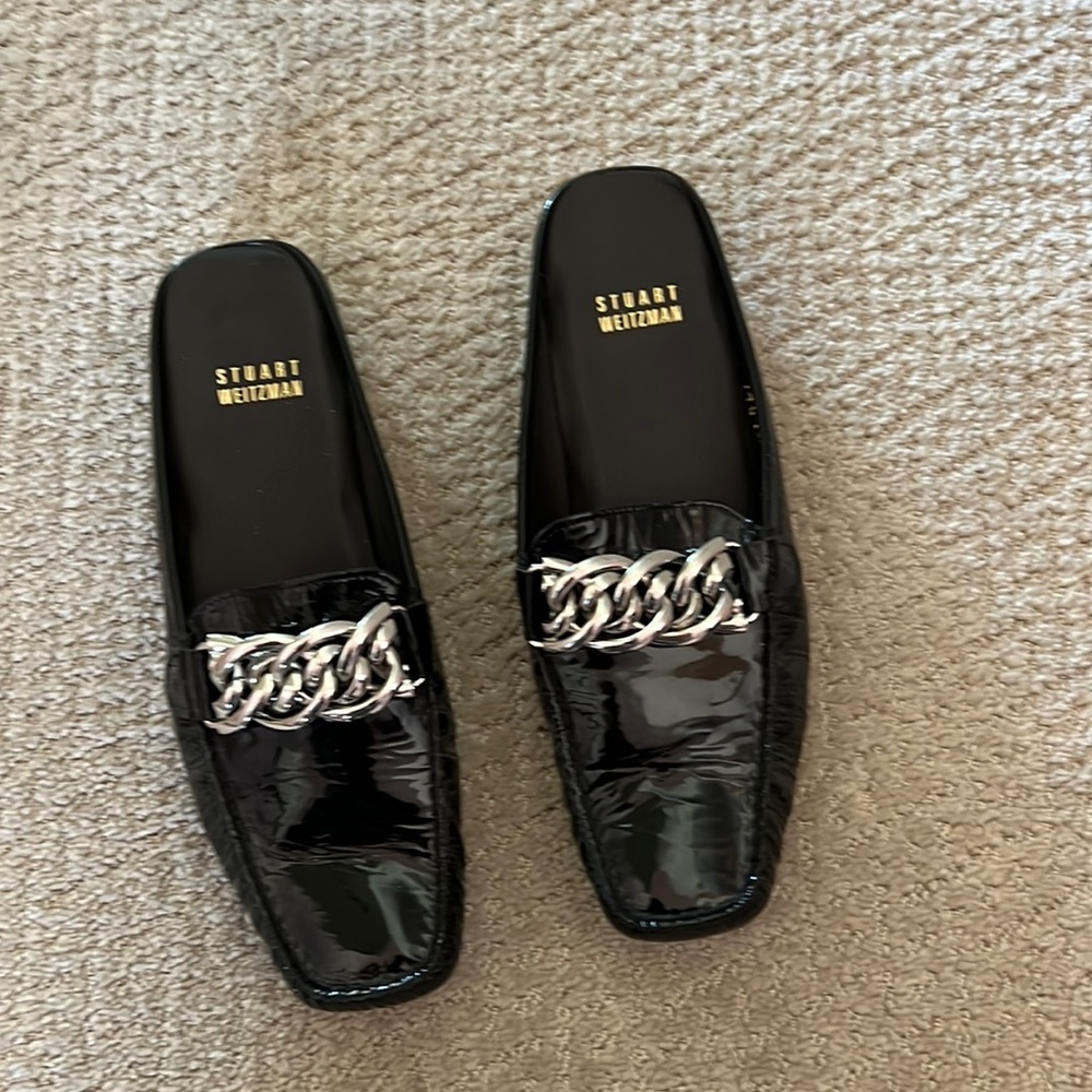 Stuart Weitzman Black Patent Leather Oxfords in a Size 5​